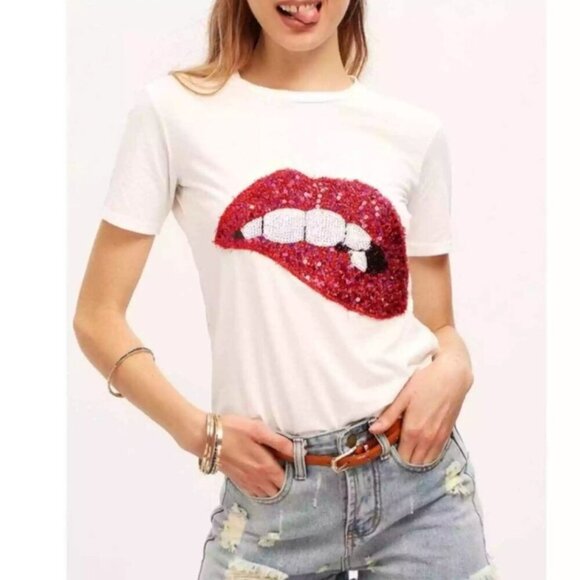 NWOT FV Relay Lip Biting Sequin Super Soft T-Shirt, Medium - Picture 1 of 4